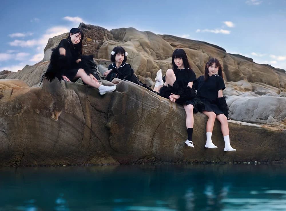 BELLRING Shoujo Heart Promotional Photo 2025
