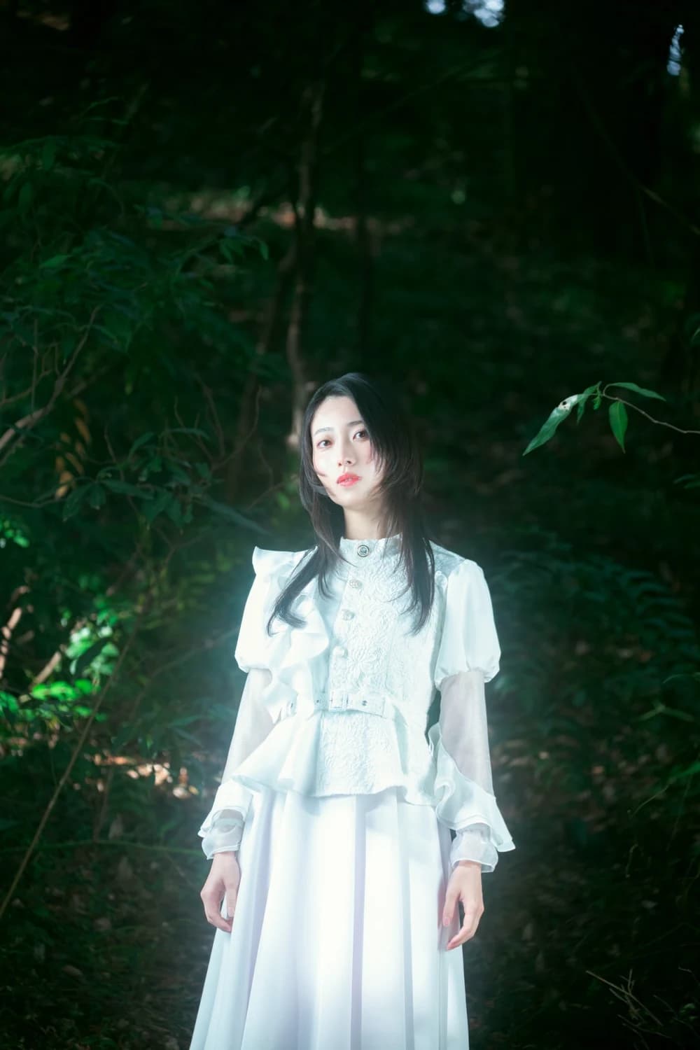 アイドルグループ「NUANCE」の日本人アイドル汐崎初音 2026年プロモーション写真