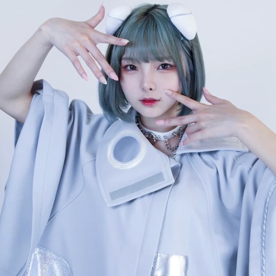 Japanese idol Omou Cocoro from idolgroup RONLON promotional picture